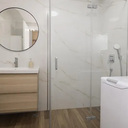 Veranda マカルスカ